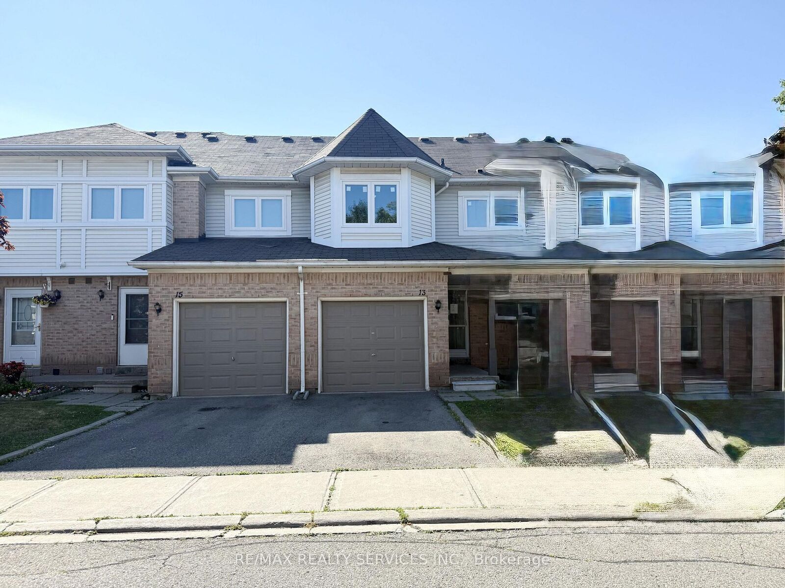 Property Photo: 13 Wickstead Court ON L6R 1N8