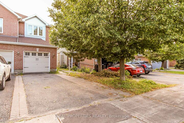 Property Photo: 418 Beatrice Drive ON K2J 4W9
