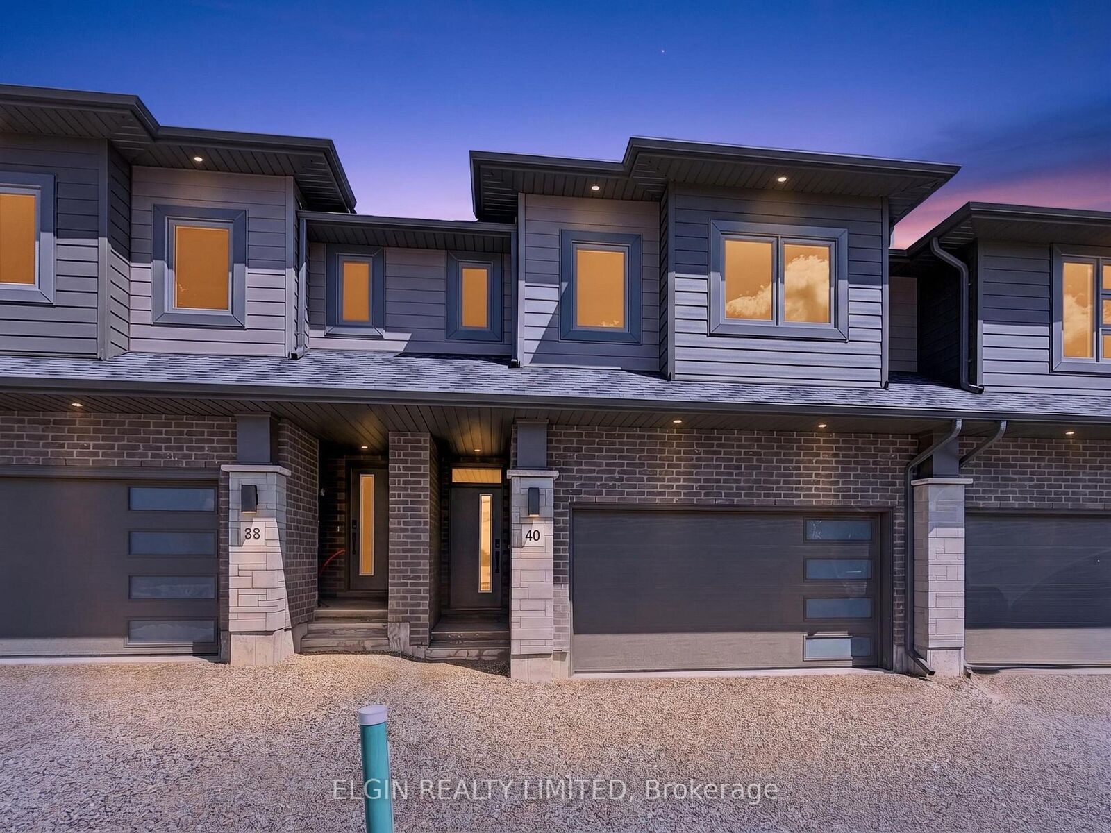 Property Photo:  40 Finch Street  ON N4G 0L9 
