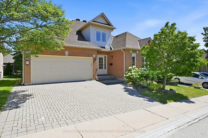 Property Photo: 1150 Skyview Drive 47 ON L7P 4X5