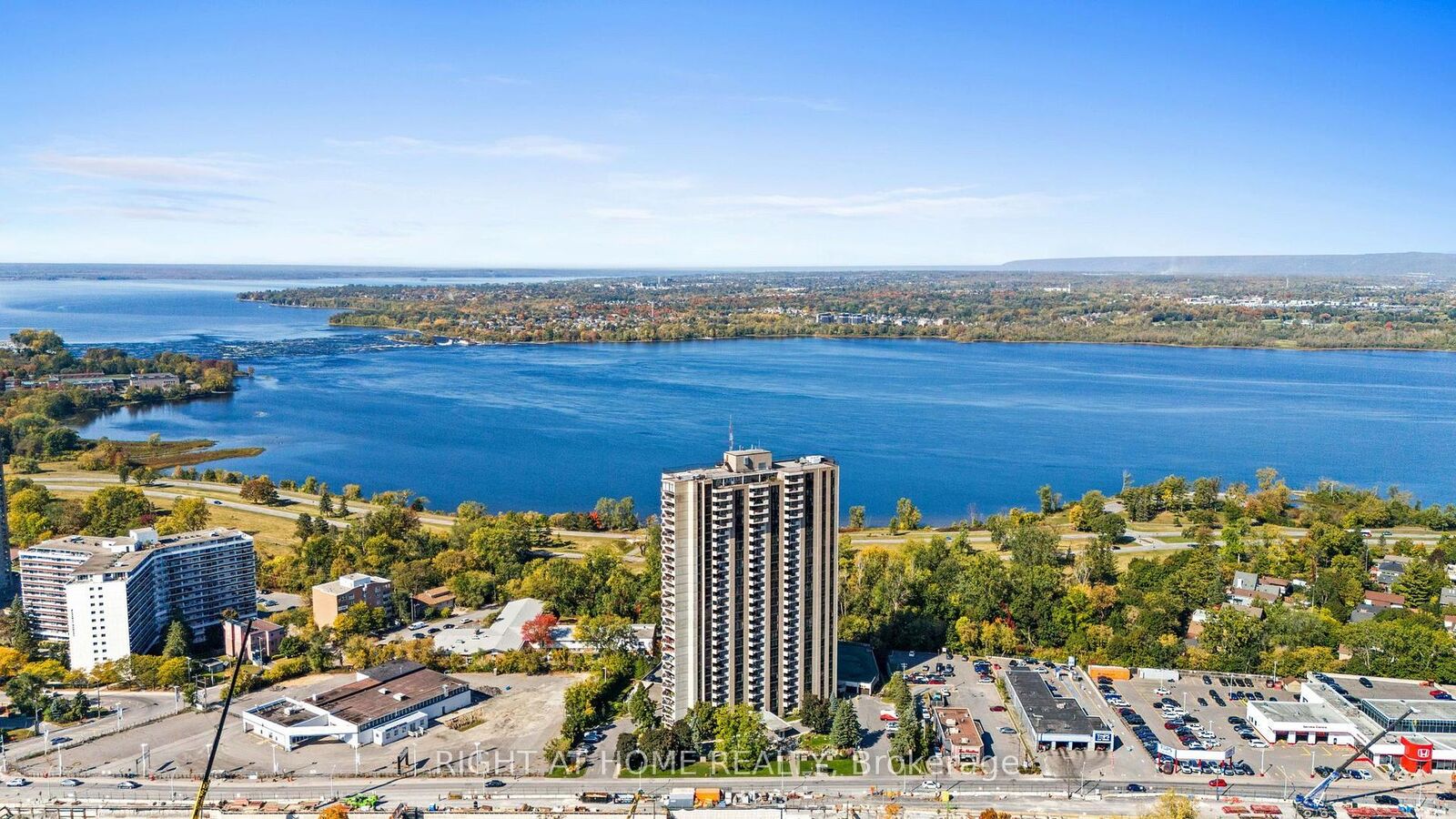 Property Photo: 1025 Richmond Road 503 ON K2B 8G8