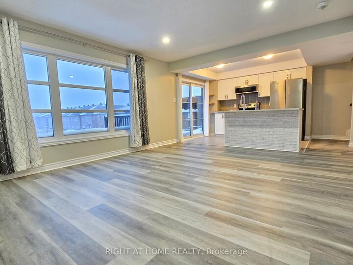 Property Photo:  314 Des Tilleuls Private B  ON K4A 1B7 