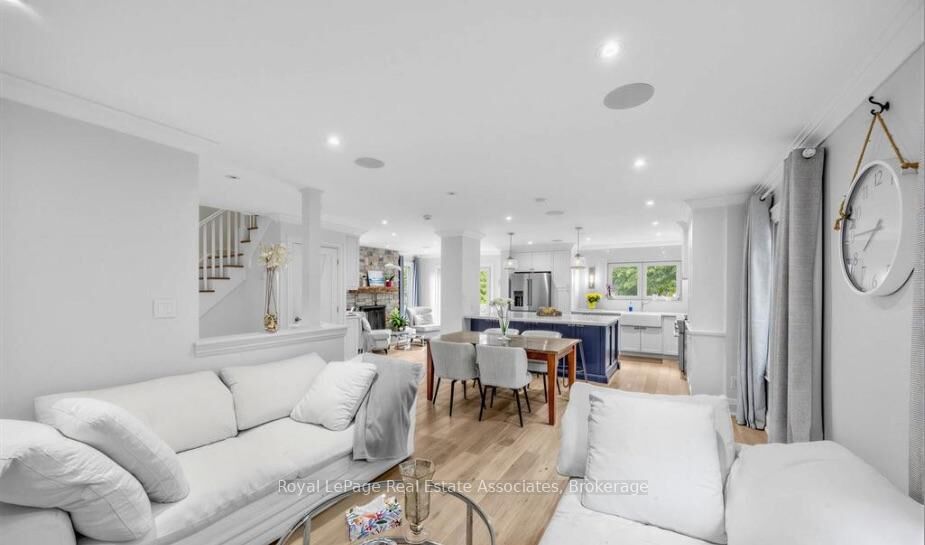 Property Photo: 6760 Dolmage Court ON L5N 4V9