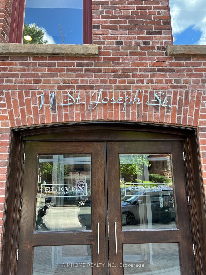Property Photo: 11 St. Joseph Street 903 ON M4Y 1J8