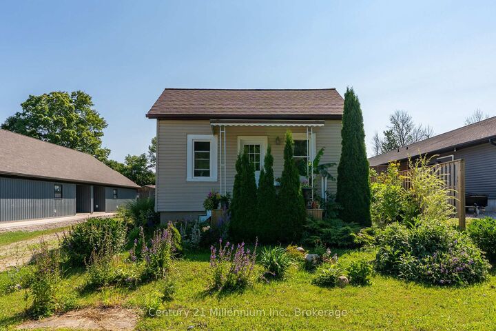 Property Photo: 661 Watson Street ON N0H 2T0