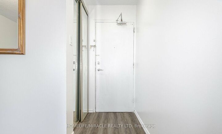 Property Photo:  4673 Jane Street 517  ON M3N 2L1 