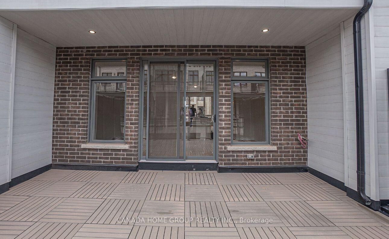 Property Photo: 3099 Meadowridge Drive ON L6H 7Z5