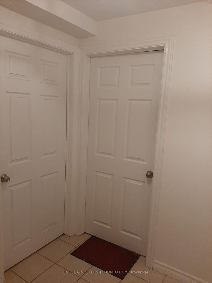 Property Photo:  23 Sweet Water Crescent Bsmt  ON L4S 2A9 