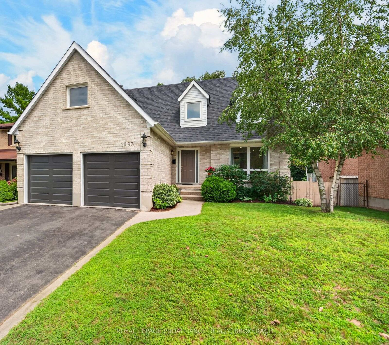 Property Photo: 1093 Bauder Crescent ON K7P 1M6