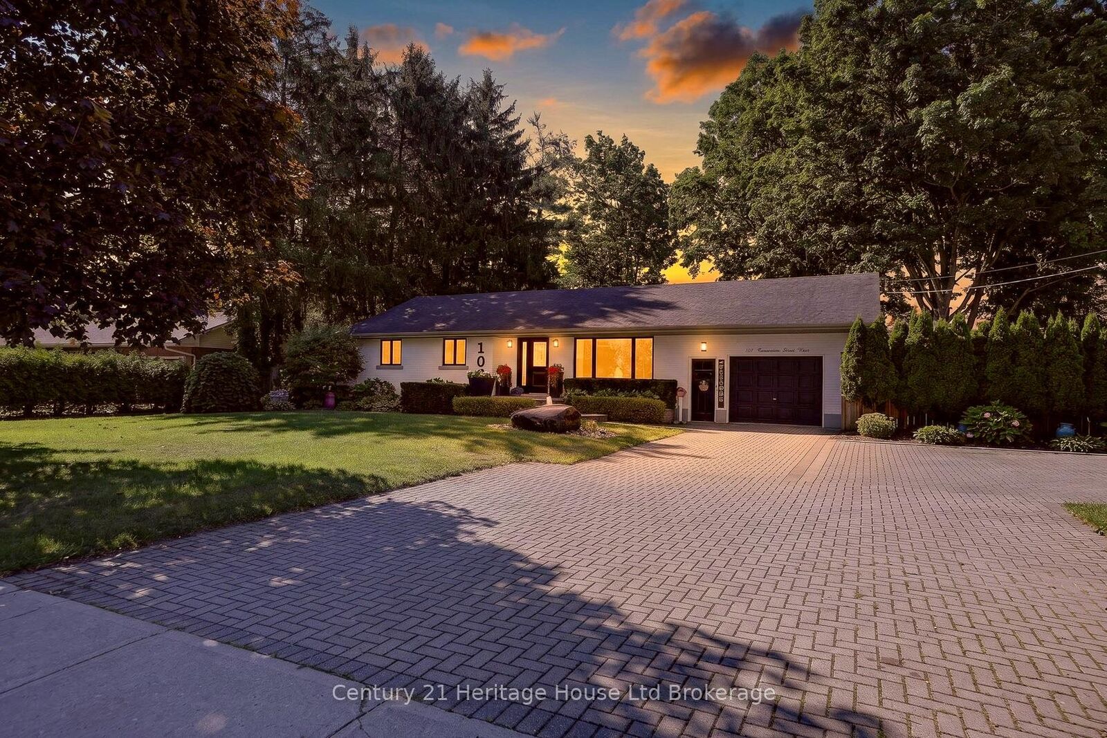Property Photo:  105 Concession Street W  ON N4G 1R8 