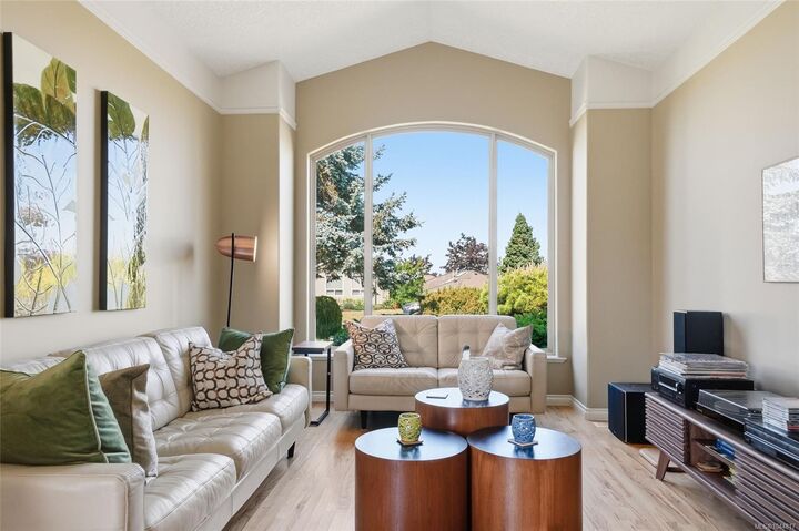Property Photo: 1096 Aery View Way BC V9P 2N9