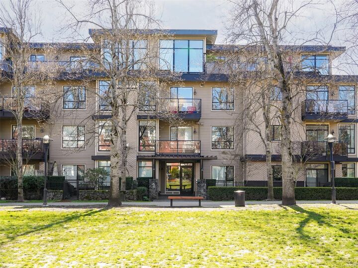 Property Photo: 330 Waterfront Cres #206 BC V8T 5K3