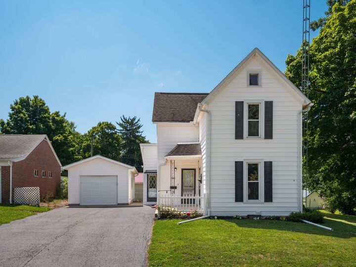 Property Photo: 548 E High Avenue OH 43311