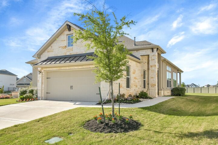 Property Photo: 505 Faith Drive TX 78642