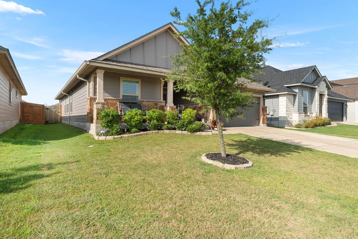 Property Photo: 188 Beth Ann Loop TX 76574