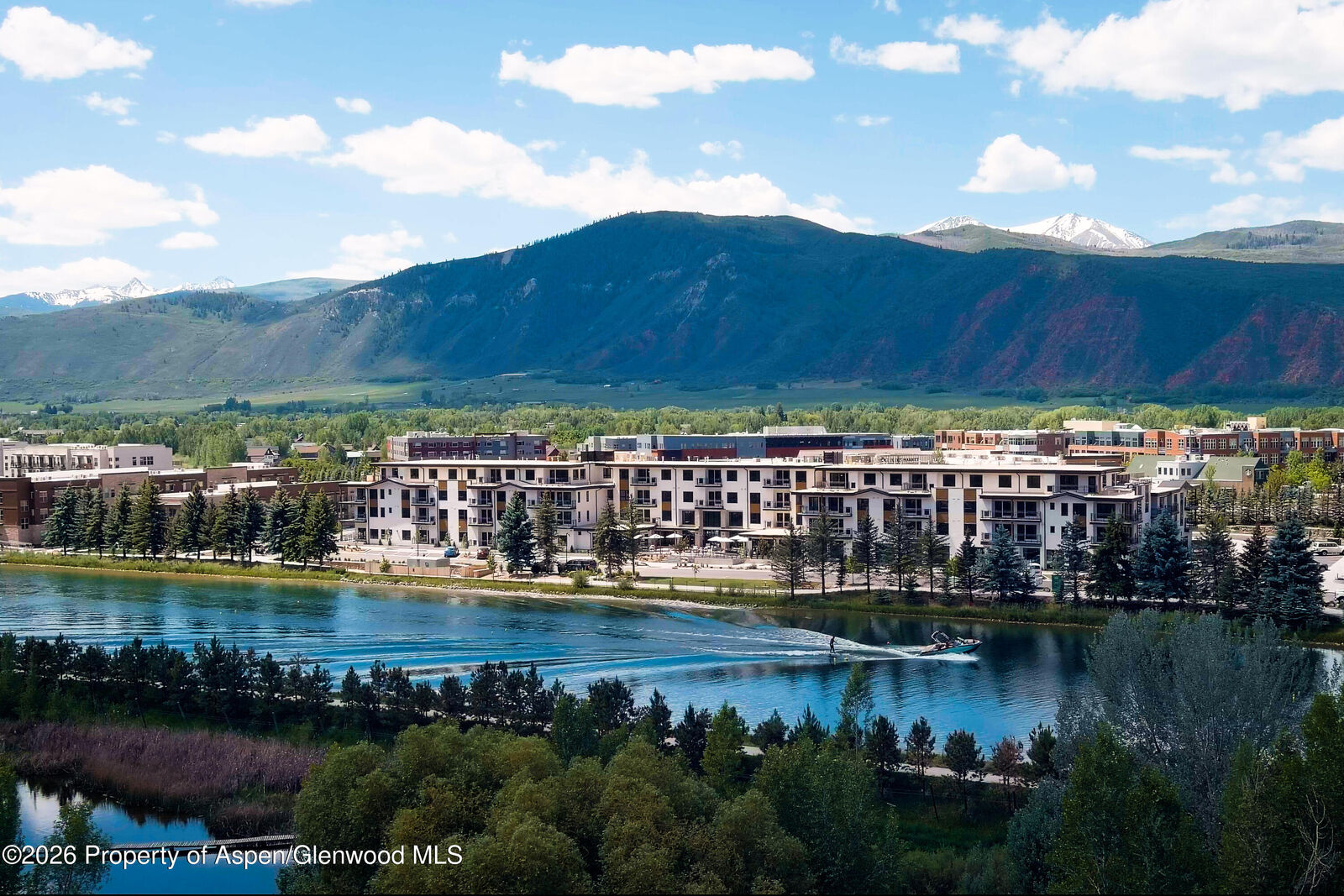 Property Photo:  85 Kodiak Drive 405  CO 81621 