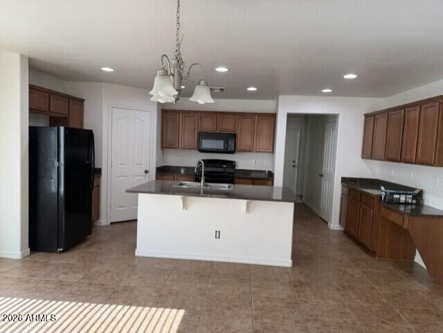 Property Photo: 887 W Desert Hills Drive AZ 85143