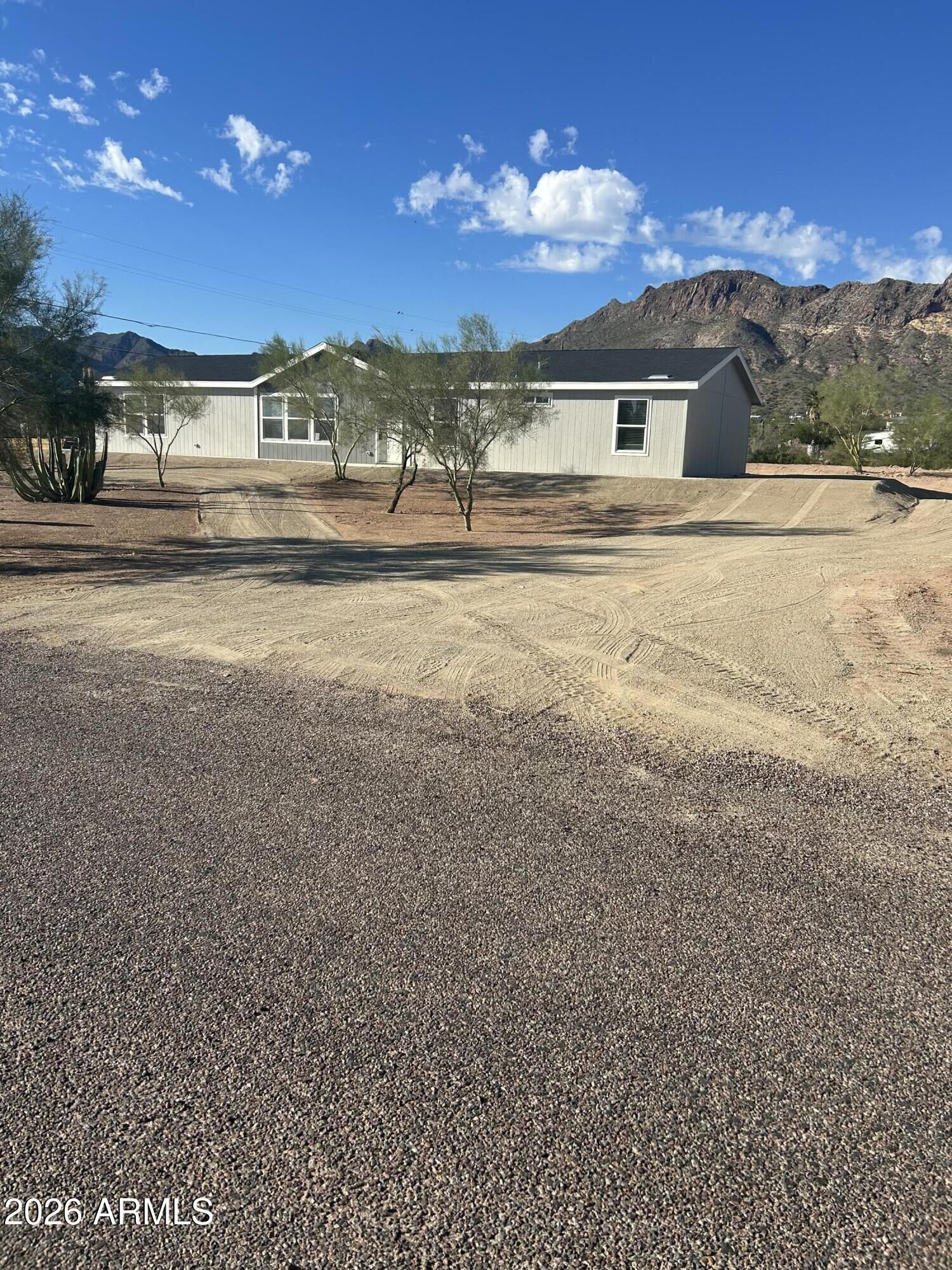 Property Photo: 1170 W Frontier Street AZ 85120