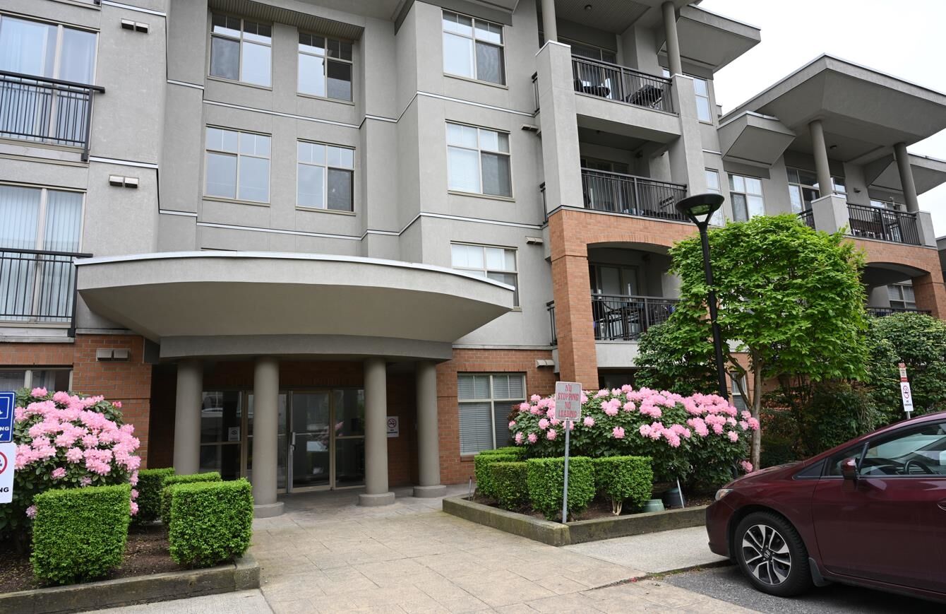 Property Photo: 33545 Rainbow Avenue 202 BC V2S 0B9