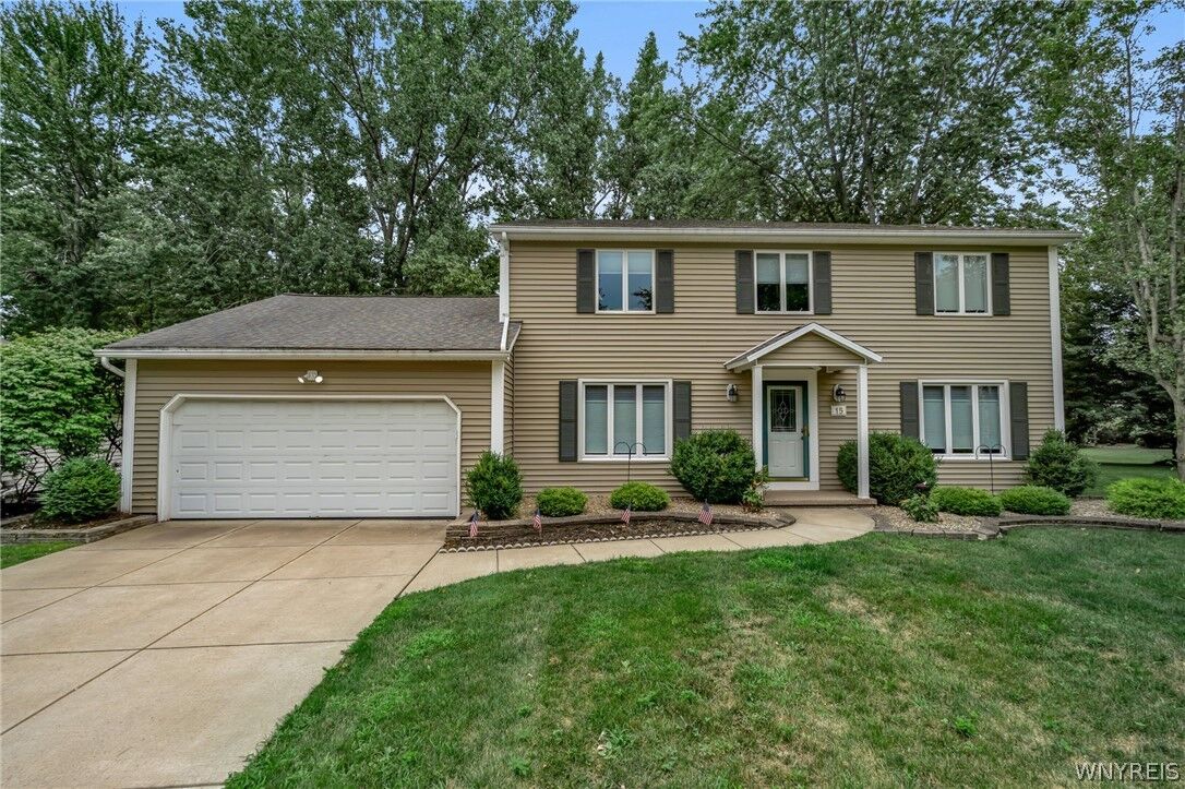 Property Photo:  15 Inverness Circle  NY 14051 