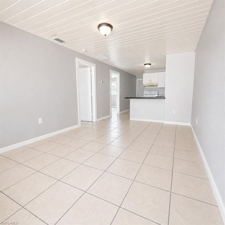 Property Photo: 3240 Dora St FL 33916