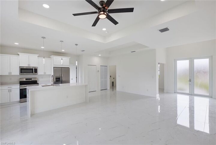 Property Photo:  2813 15th St SW  FL 33976 