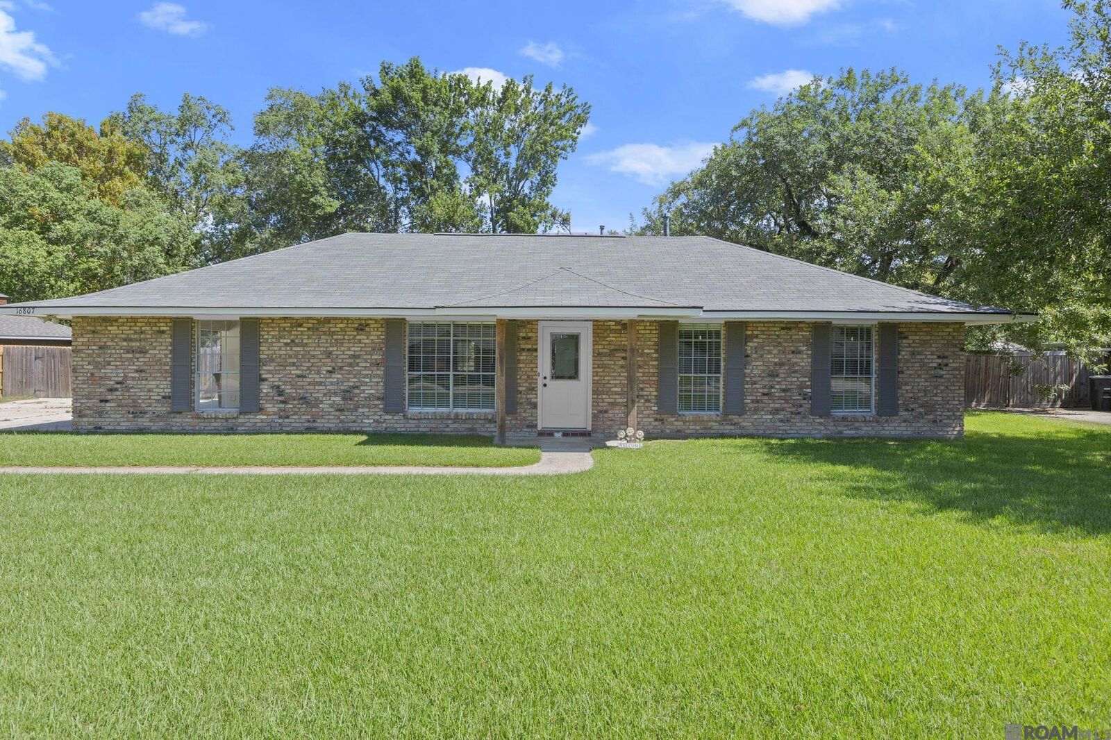 Property Photo: 16807 Chickasaw Ave LA 70739