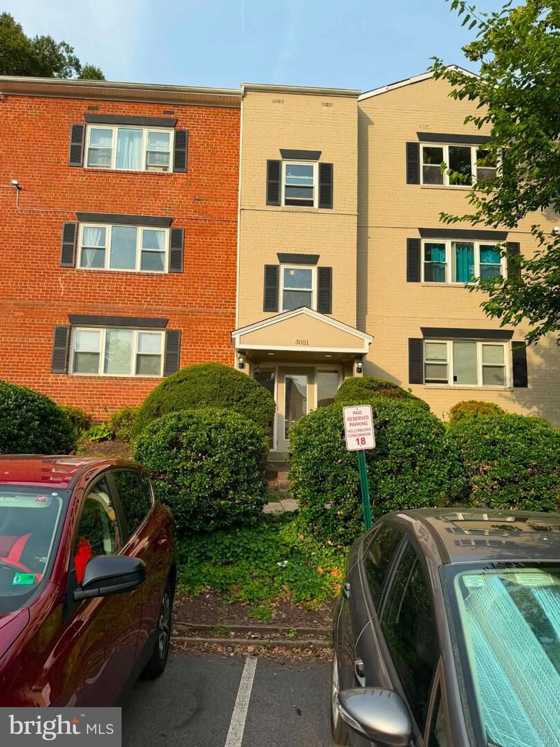 Property Photo: 3051 Patrick Henry Drive 201 VA 22044