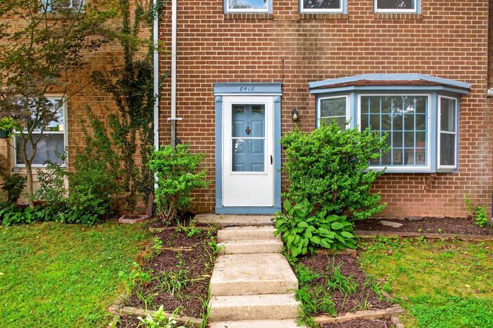 Property Photo:  8418 Towne Crest Court  MD 20877 