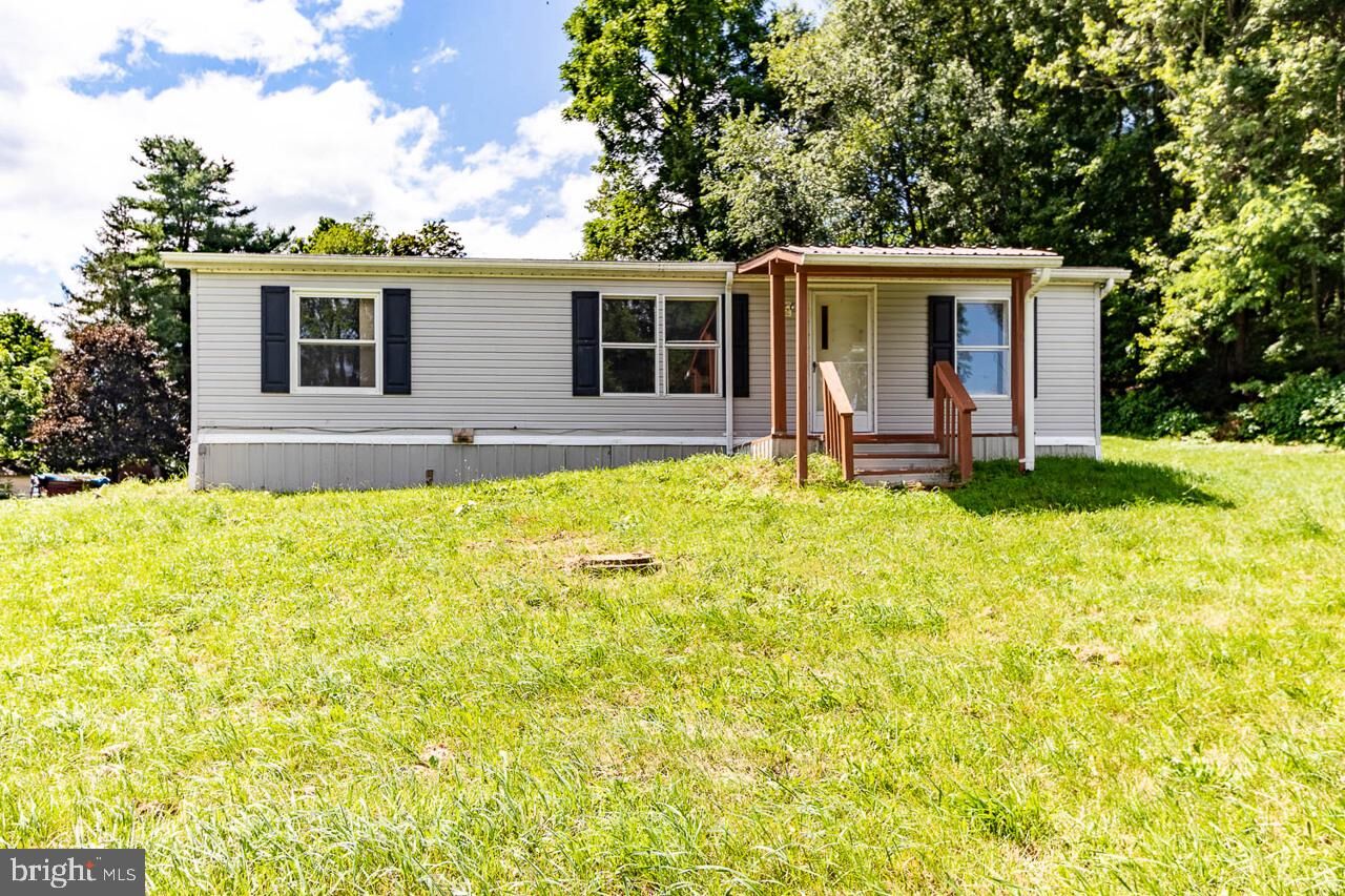 Property Photo: 4280 Pam Lane Lane PA 16686