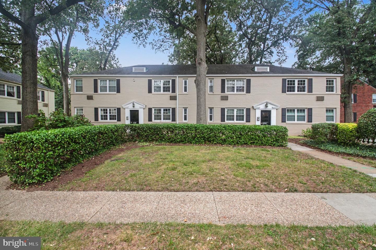 Property Photo: 4318 N Pershing Drive 43181 VA 22203