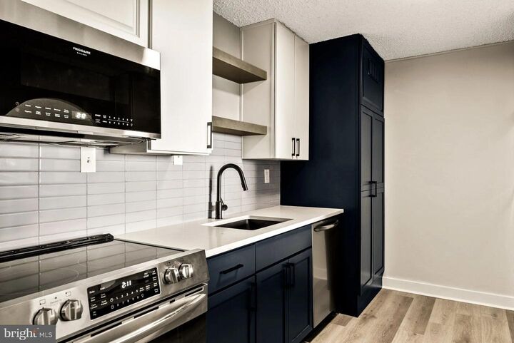Property Photo:  1500 Locust Street 2802  PA 19102 