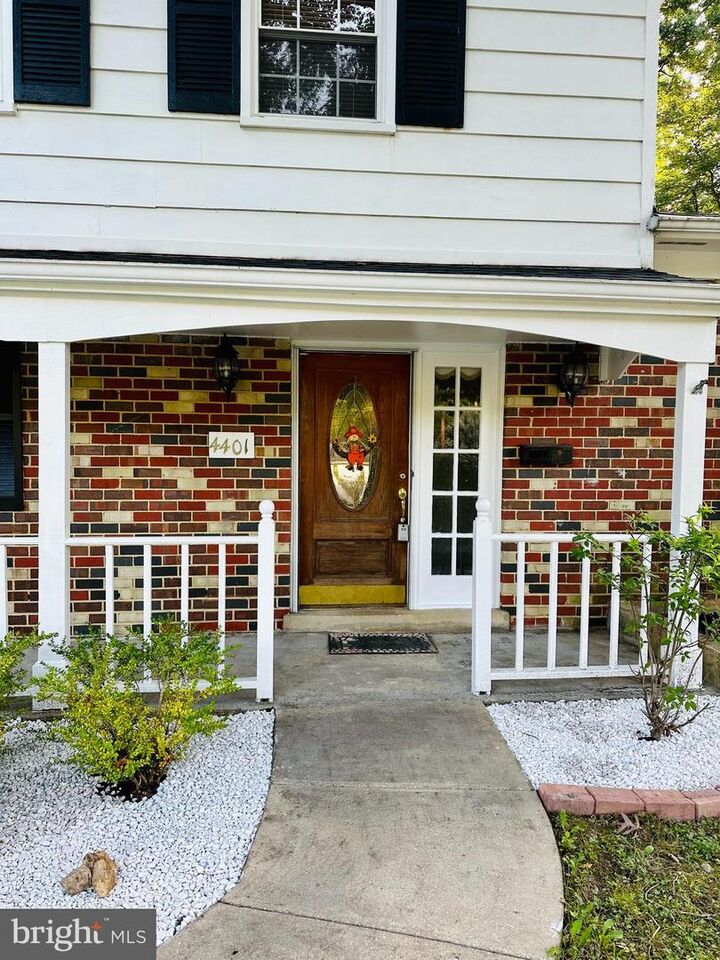 Property Photo: 4401 Braeburn Drive VA 22032