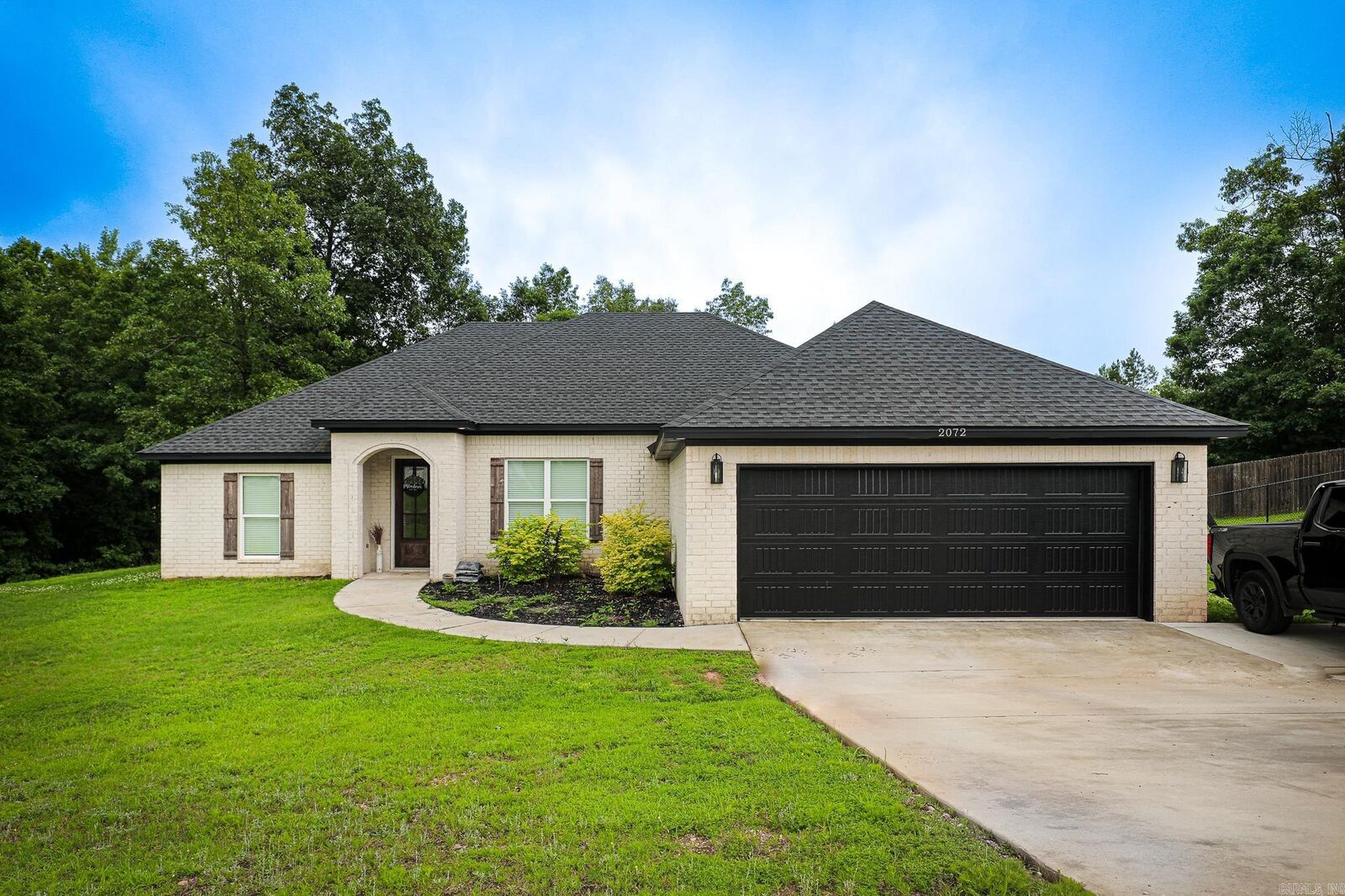 Property Photo:  2072 Creekwood Circle  AR 72011 