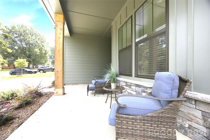 Property Photo:  513 Bowman Road  NC 28217 
