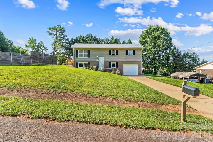 Property Photo: 4405 Landing Court NC 28602