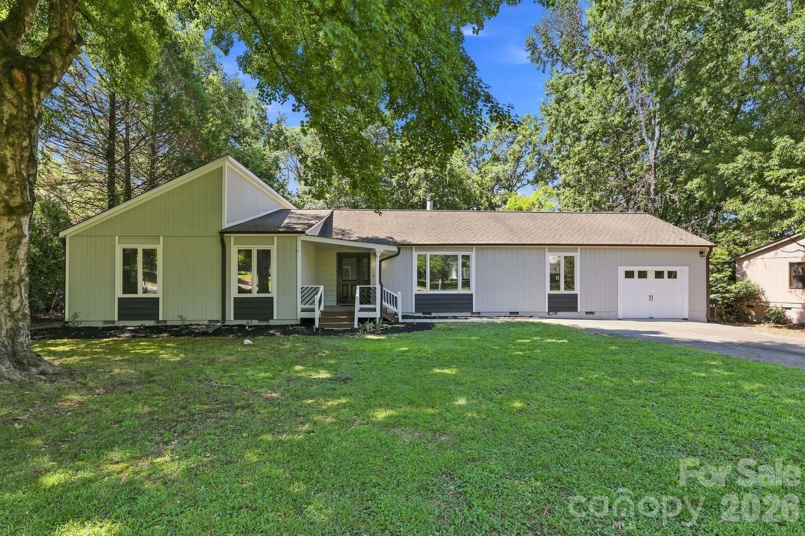Property Photo: 9110 Raintree Lane NC 28277