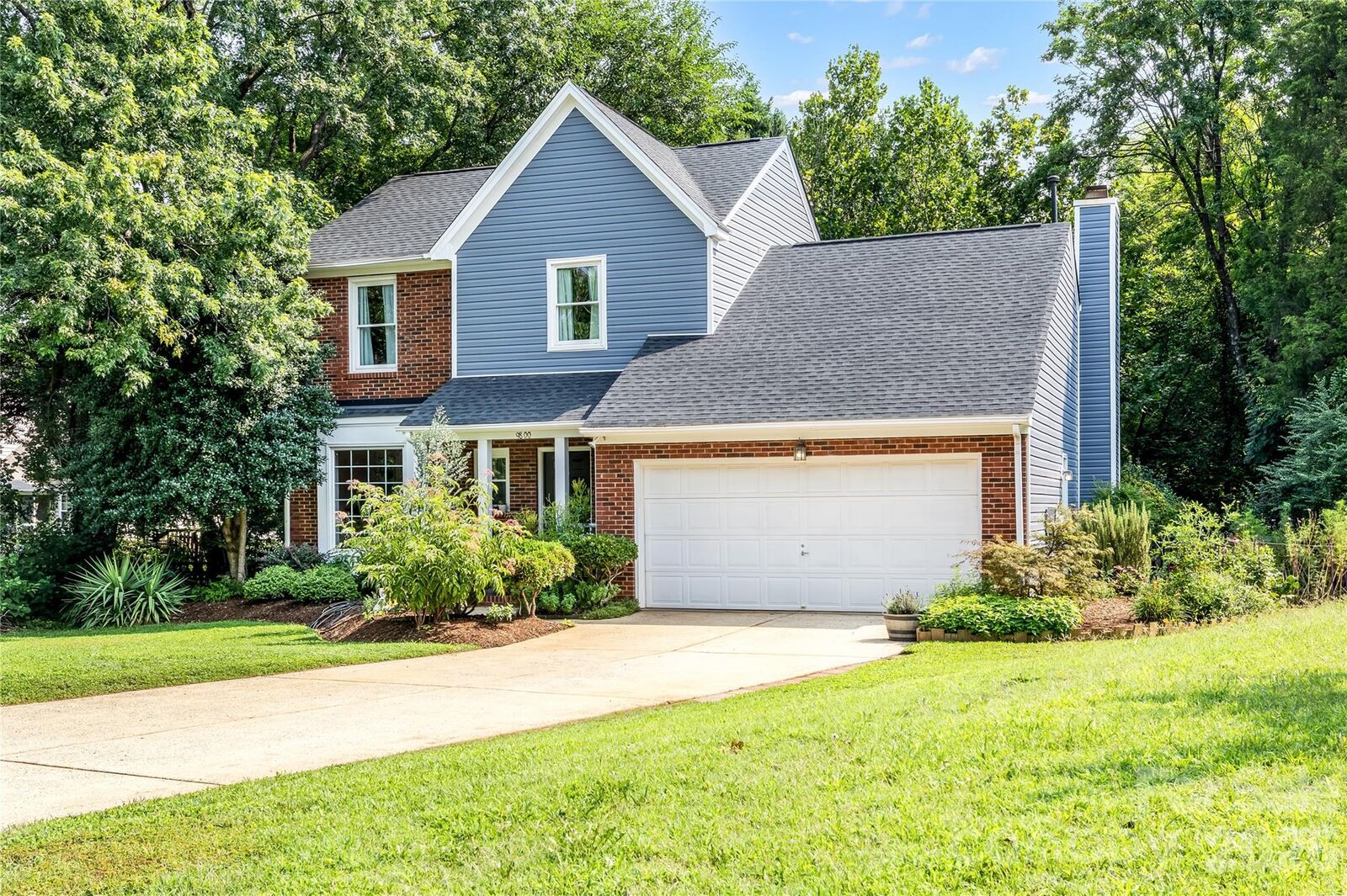 Property Photo: 9800 Furlong Trail NC 28269