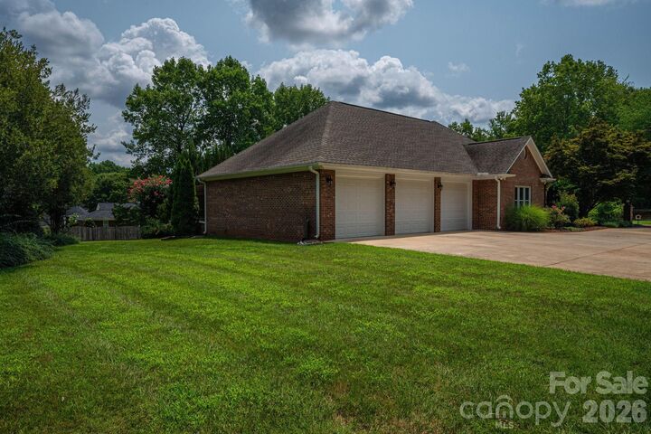 Property Photo: 5023 Samuel Pinckney Drive NC 28012