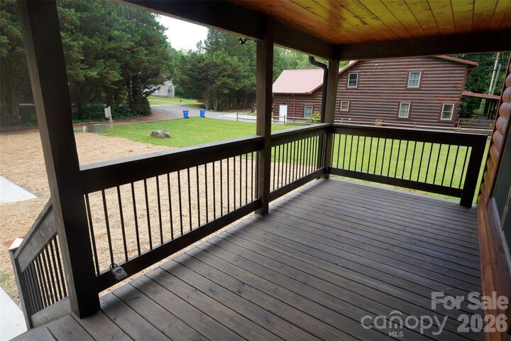 Property Photo: 616 Twinbrook Lane NC 28751