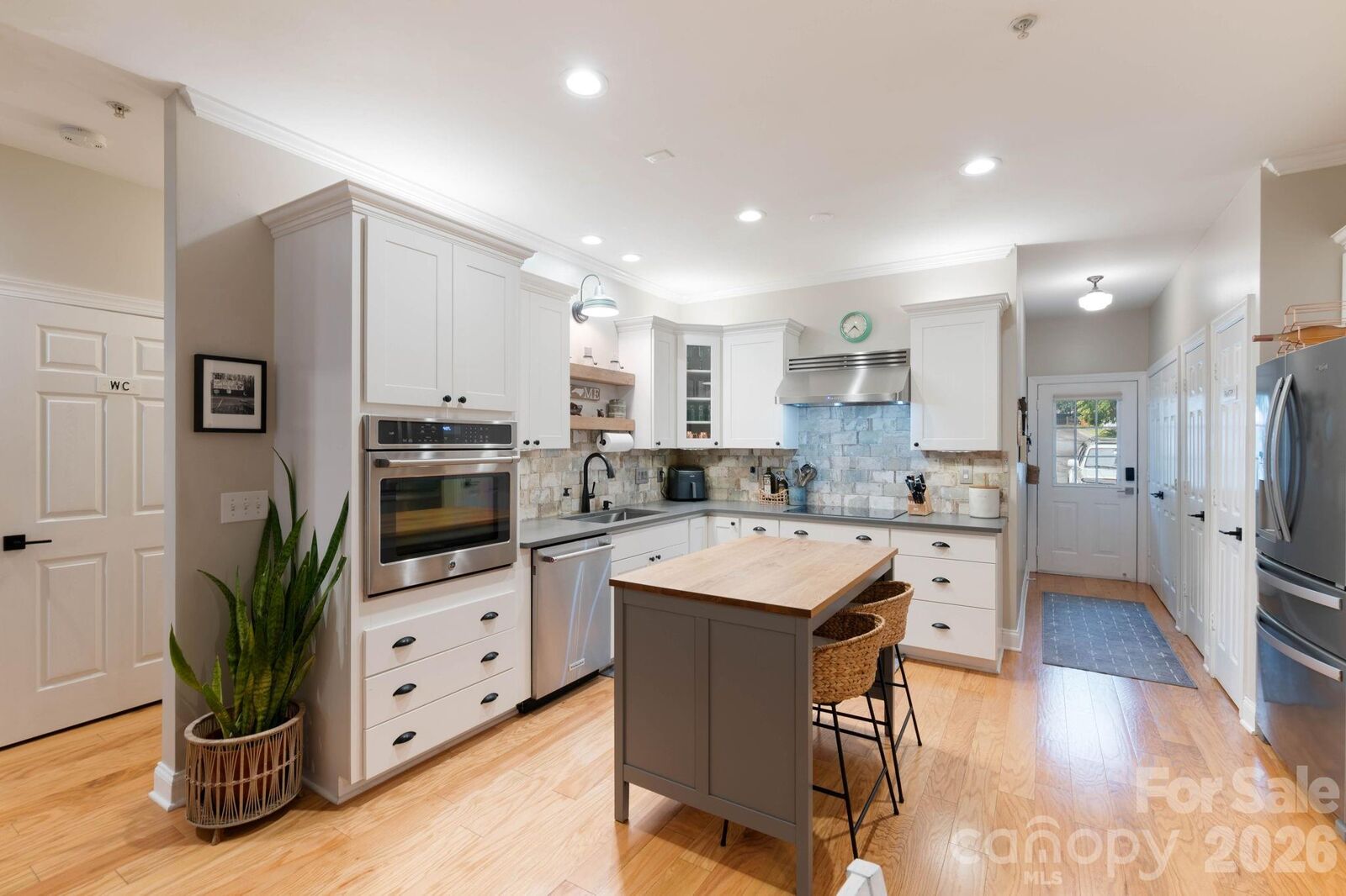 Property Photo: 21622 Aftonshire Drive NC 28031