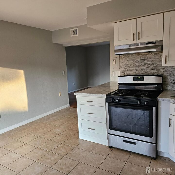 Property Photo:  32 Judson Street 12B  NJ 08837 