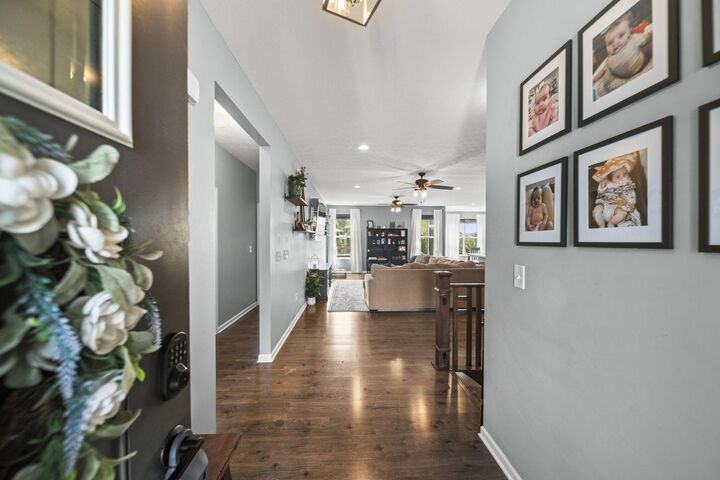 Property Photo:  202 Red Oak Pass  OH 43116 