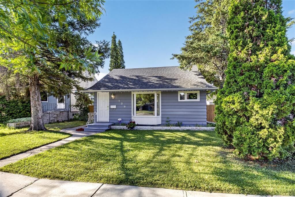 Property Photo: 128 Victoria Avenue MB R2C 0E2