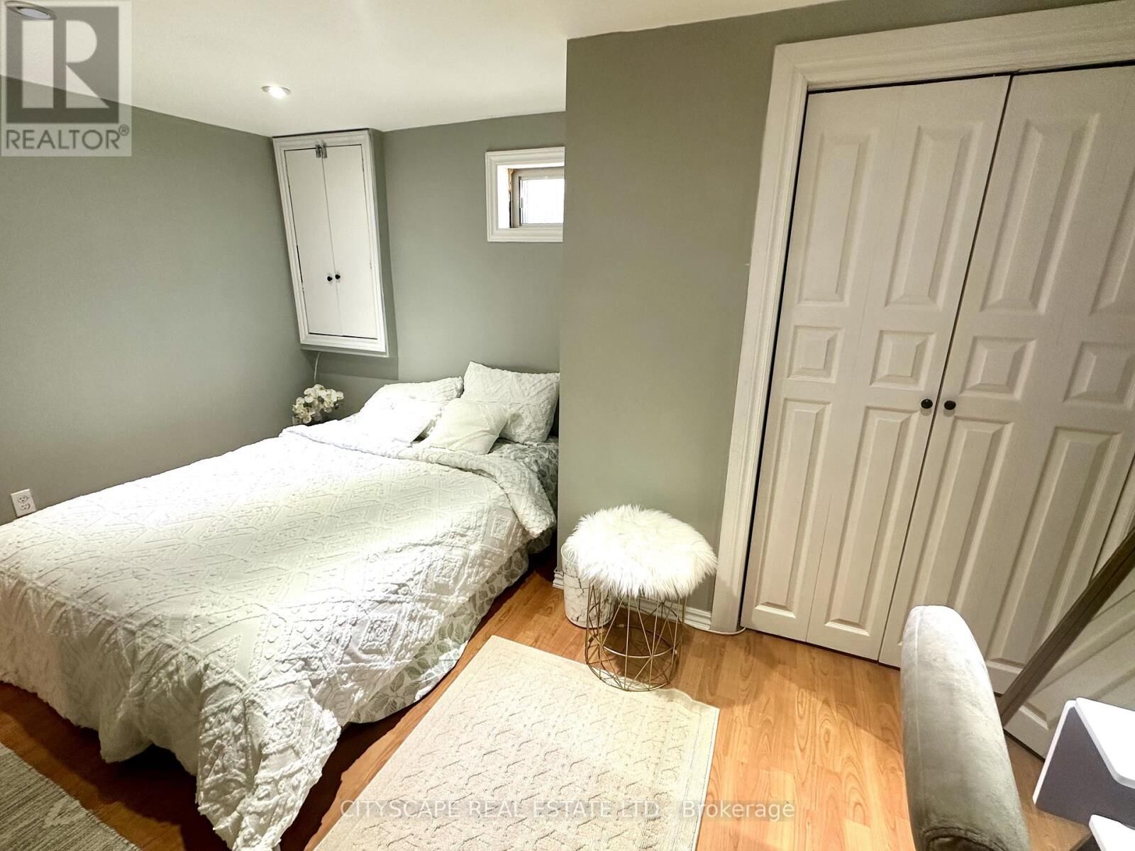Property Photo: 116 Rexway Drive East ON L7G 1R6