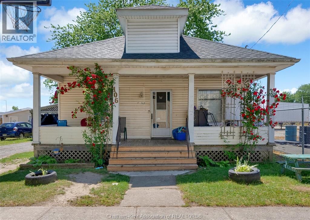 Property Photo:  106 St. George Street  ON N7M 4P4 