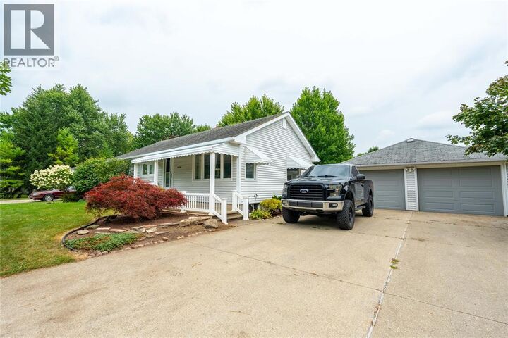 Property Photo:  416 Ignatiefna Street  ON N0N 1R0 