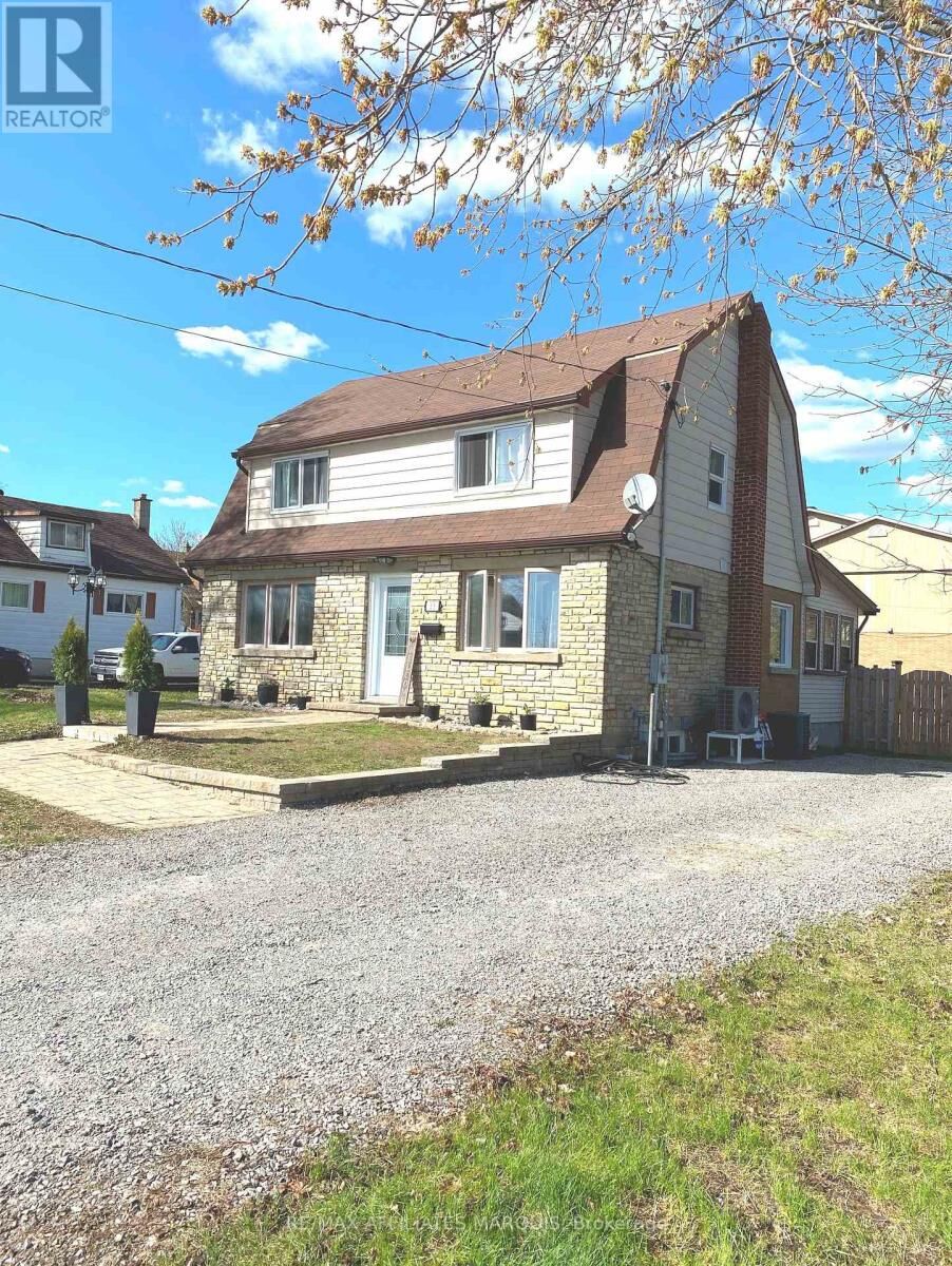 Property Photo: 33 South Mary Street ON K7A 3R2