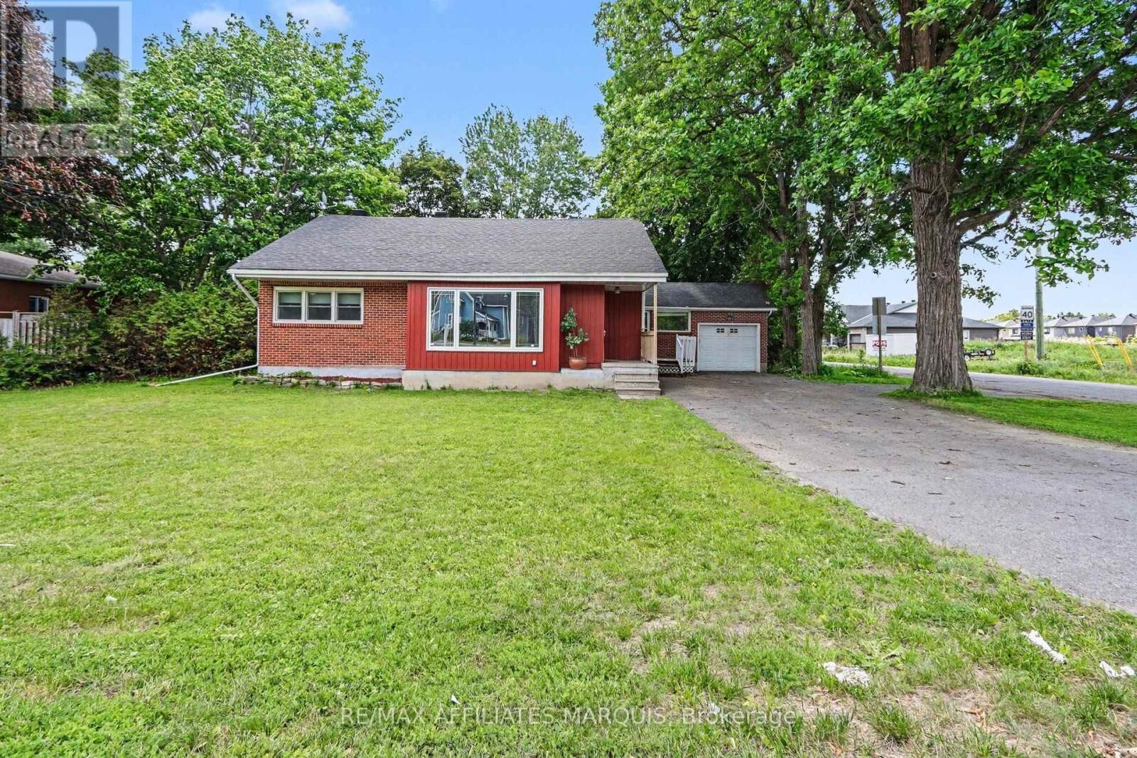 Property Photo:  6036 Perth Street  ON K0A 2Z0 