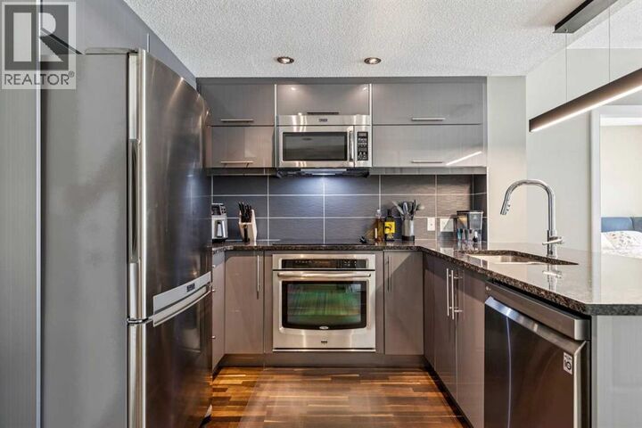 Property Photo:  1110 3 Avenue Northwest  AB T2N 1W1 